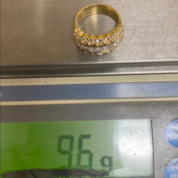 18K Solid Gold Diamonds wedding Ring - Picture 6 of 7